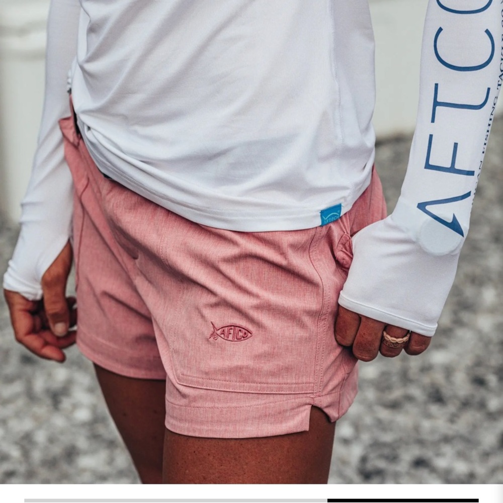 MOVING SALE! AFTCO Women's Stretch Original Fishing Color: Hazy Rose Heather